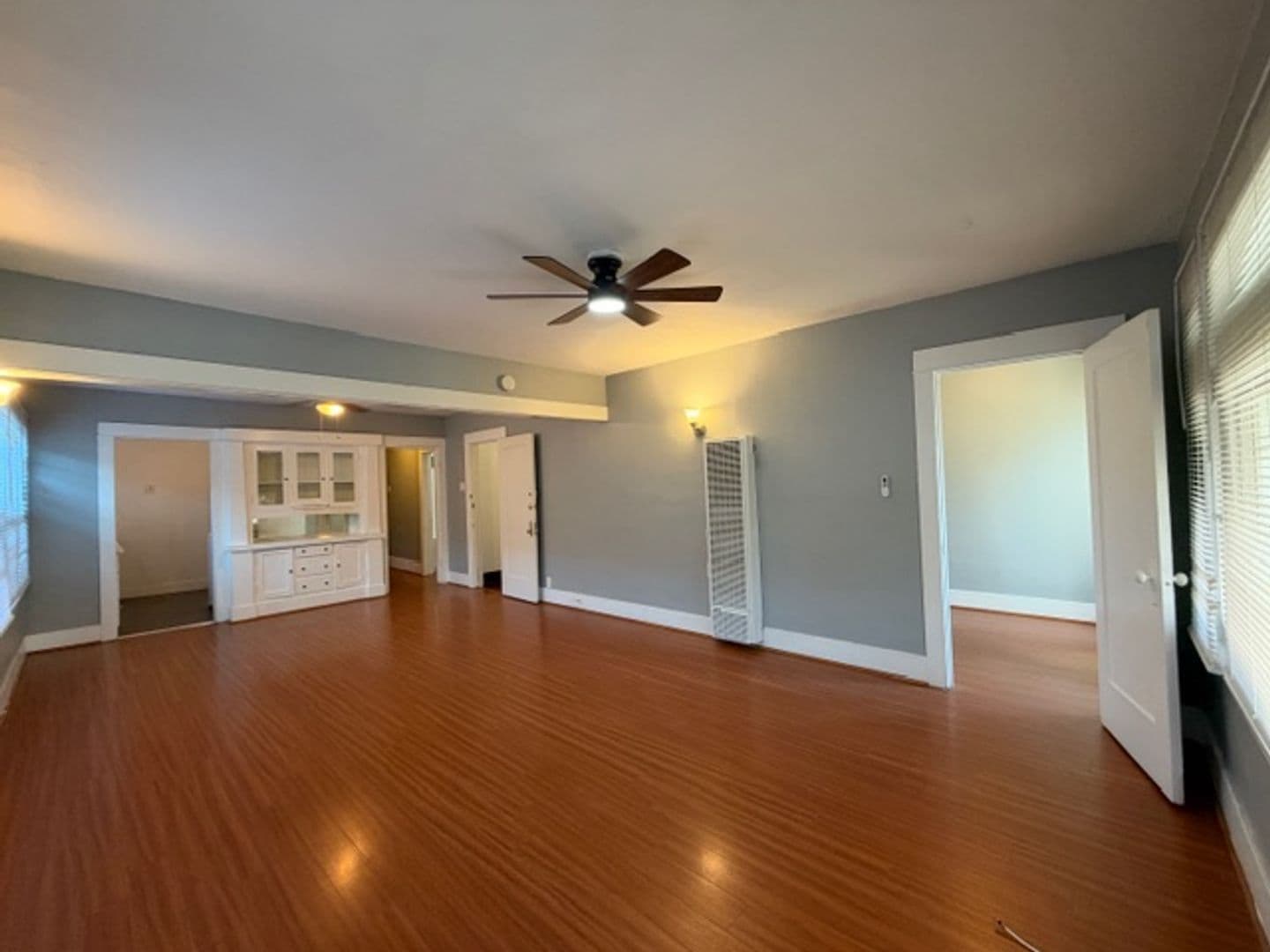 Long Beach Apartment: 1231 E 2nd St