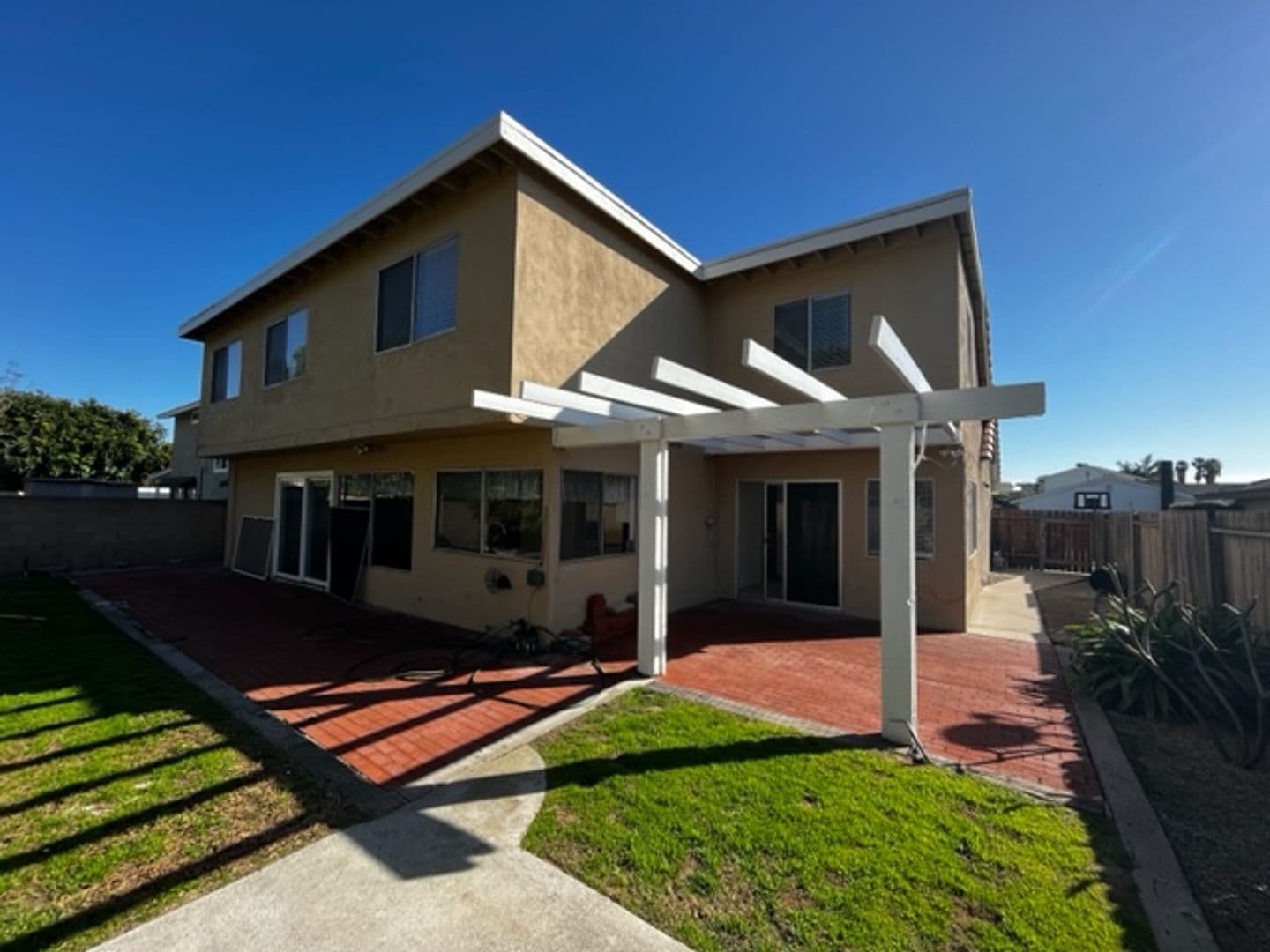 Huntington Beach House: 8871 Henton Dr