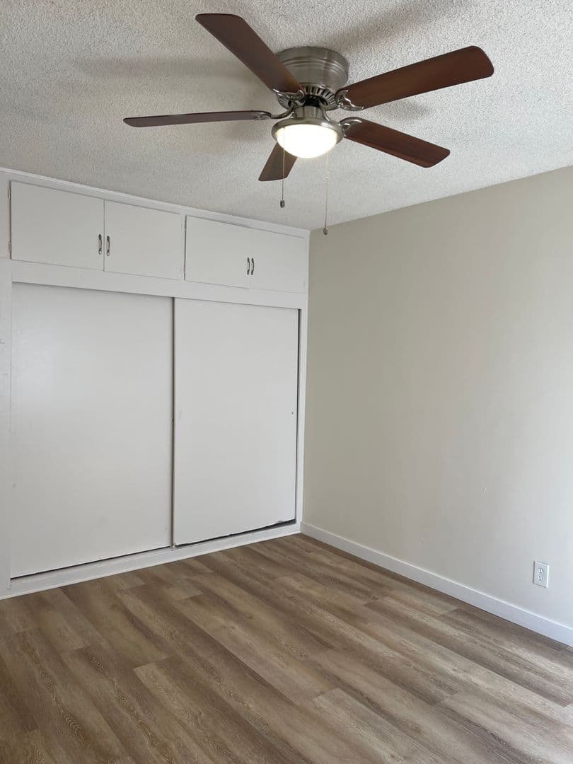 Long Beach Apartment: 1856 Pacific Avenue