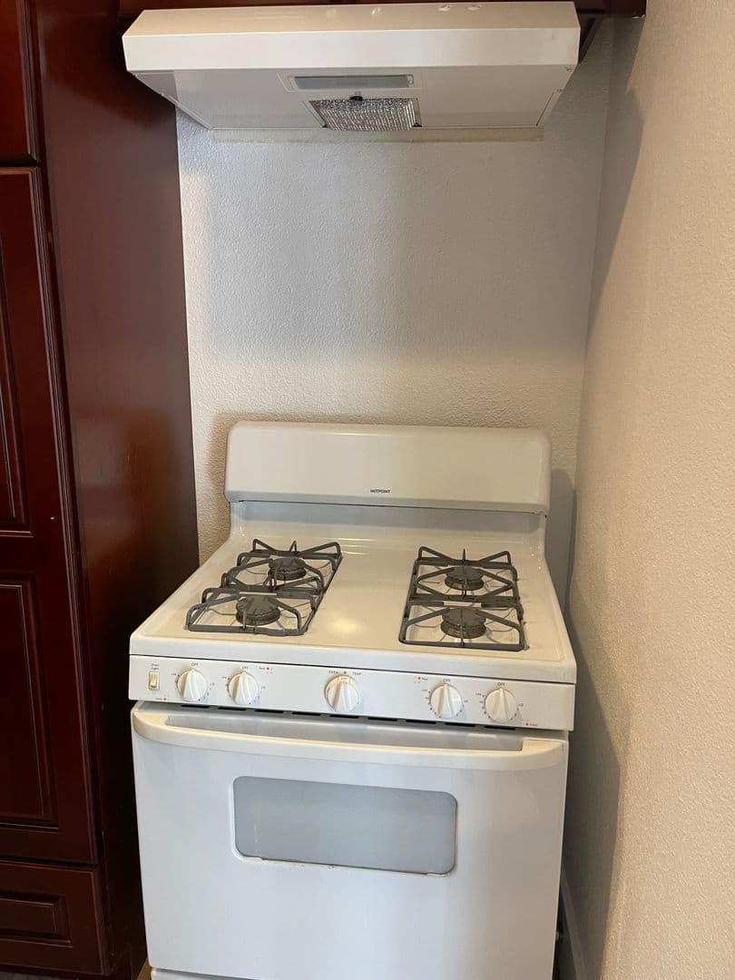 Long Beach Apartment: 3 Bonito Ave
