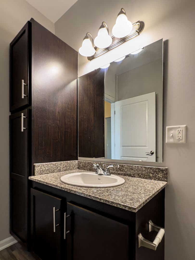 Elsmere Apartment: 3000 Stoneybrook Lane