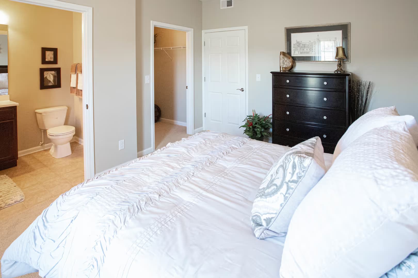 Georgetown Apartment: 101 Collins Path