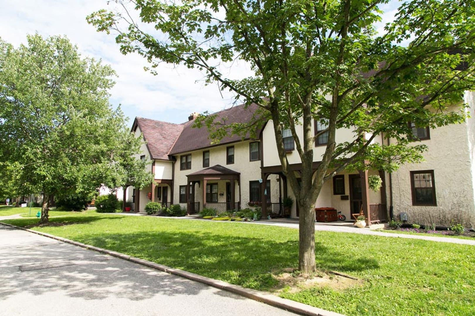 Cincinnati Apartment: 6707 Murray Ave