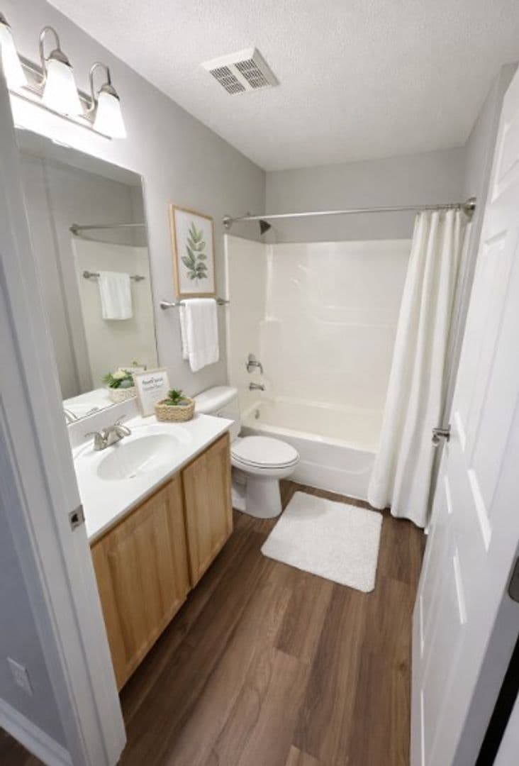 Georgetown Apartment: 101 Collins Path