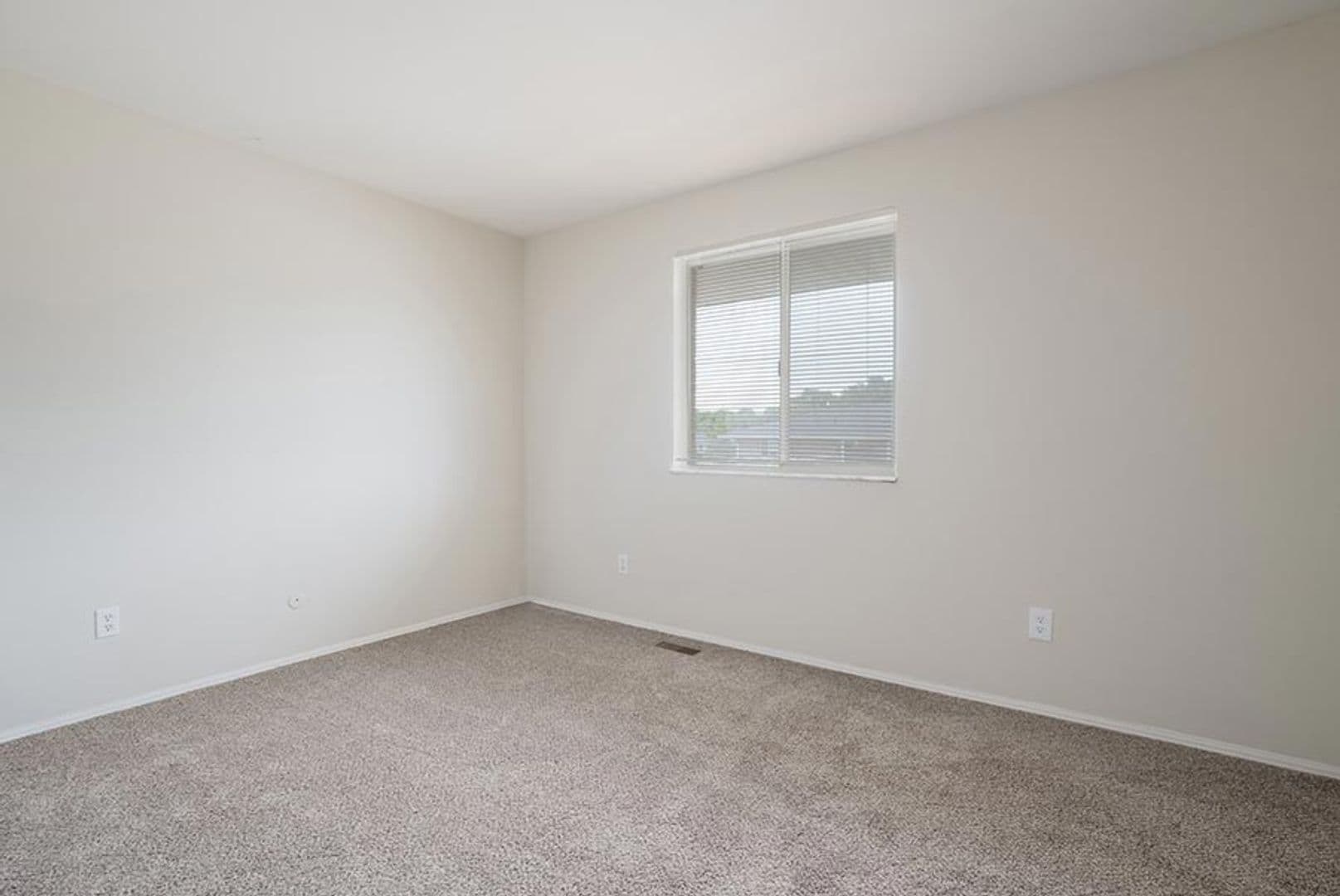 Miamisburg Apartment: 1804 Belvo Rd. #2