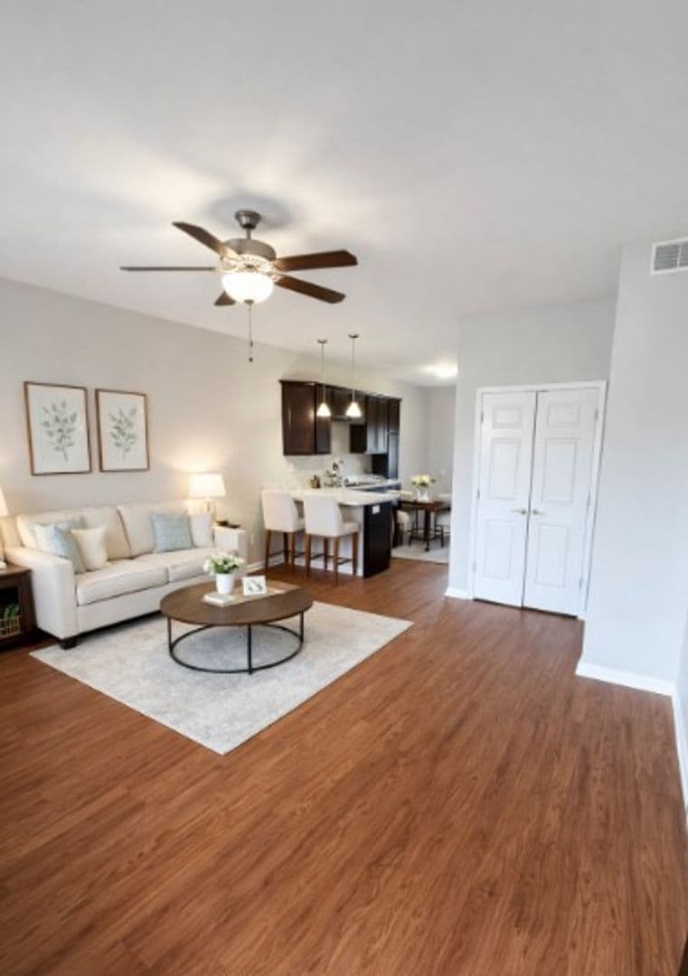 Georgetown Apartment: 101 Collins Path