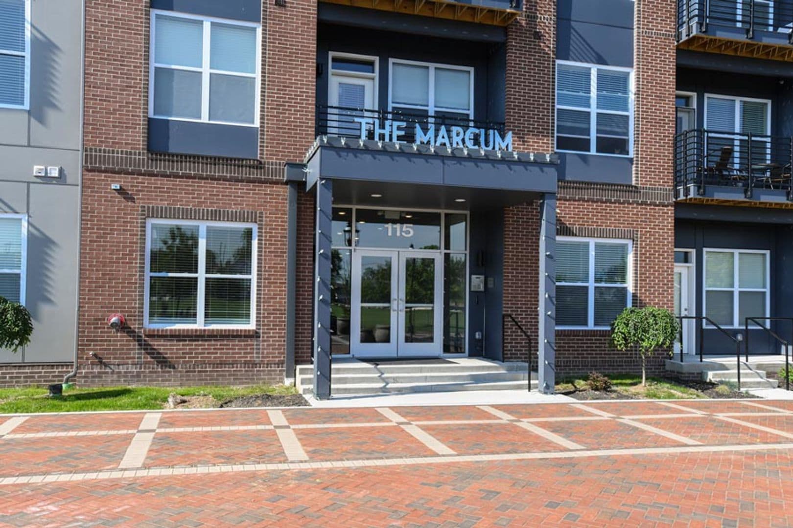 Hamilton Apartment: 115 Dayton Street
