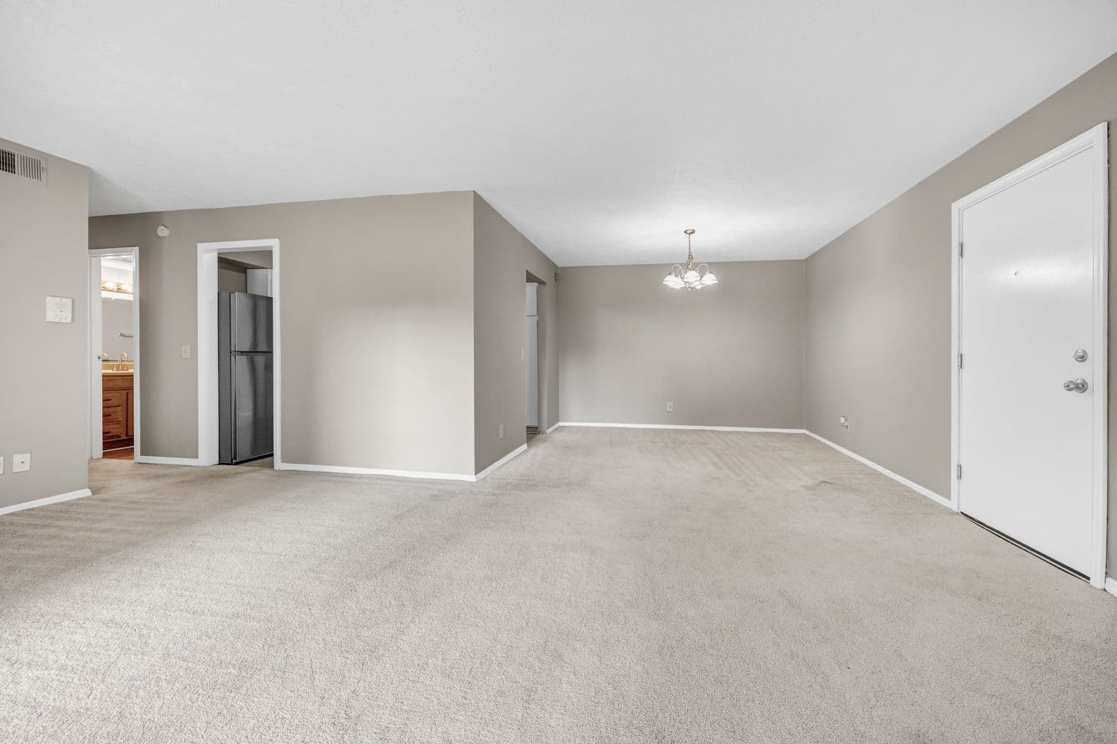 Columbia Apartment: 720 Old Manor Road