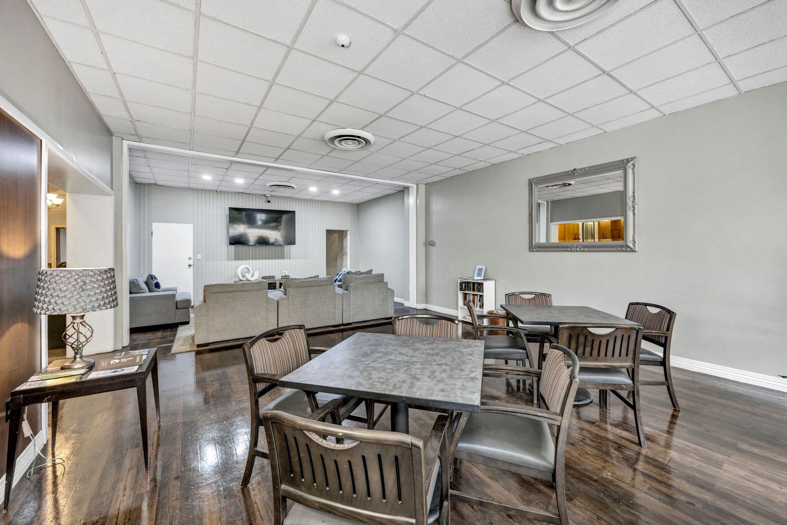 Columbia Apartment: 1230 Pendleton Street
