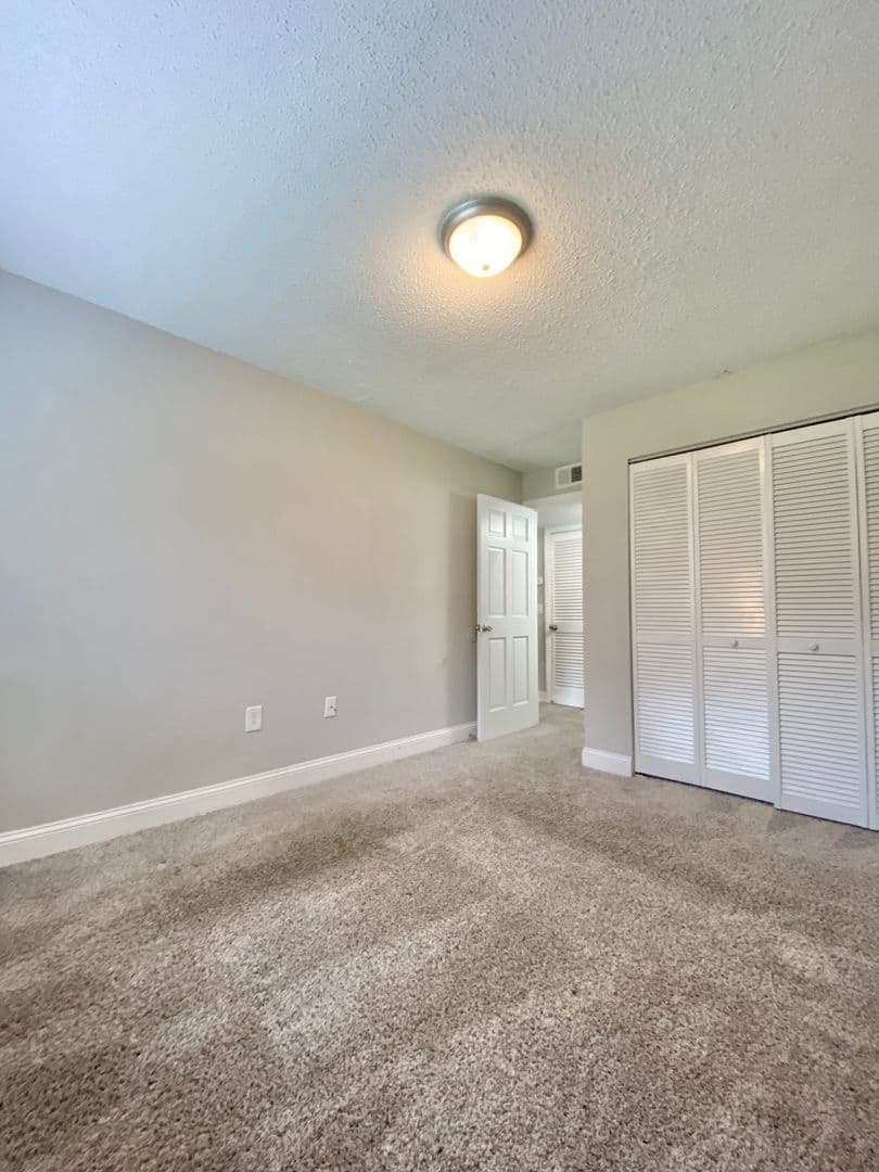 Columbia Apartment: 6530 Davidson Road A3
