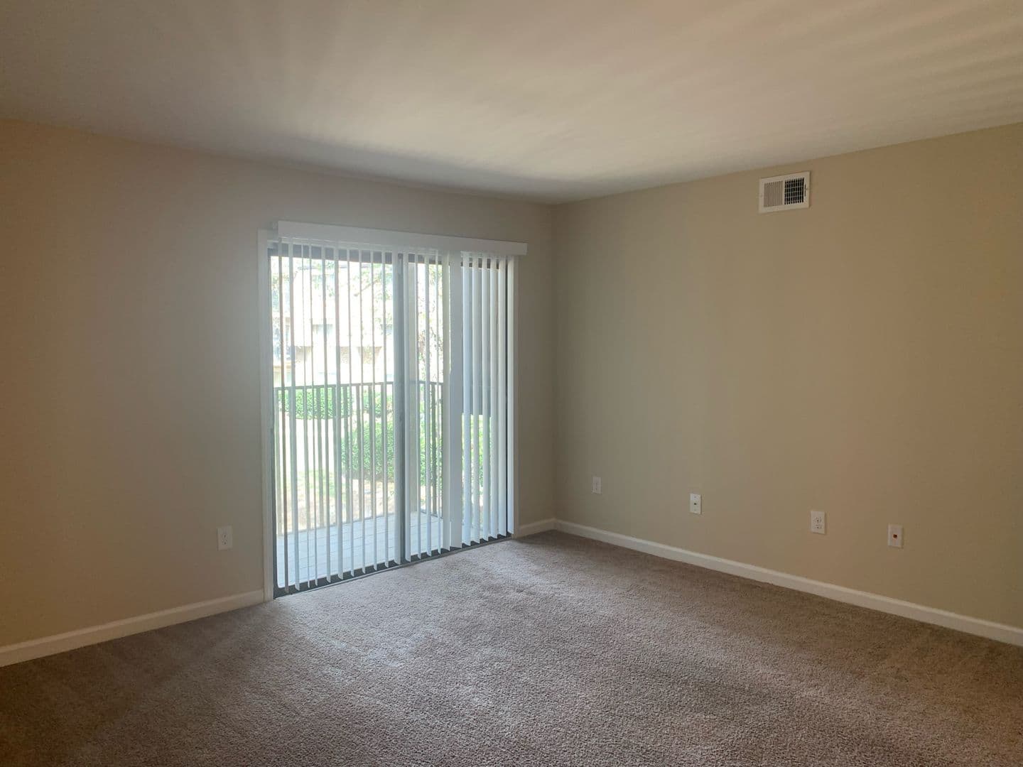 Columbia Apartment: 1420 Old Manor Road