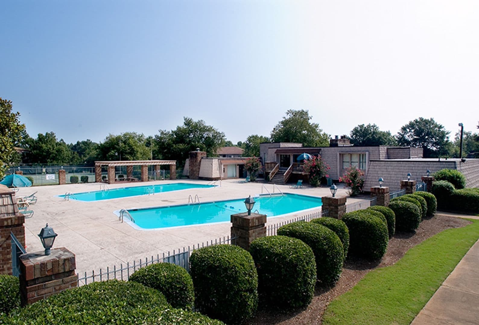 Columbia Apartment: 202 Old Manor Road