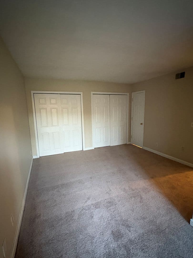Columbia Apartment: 708 Old Manor Road