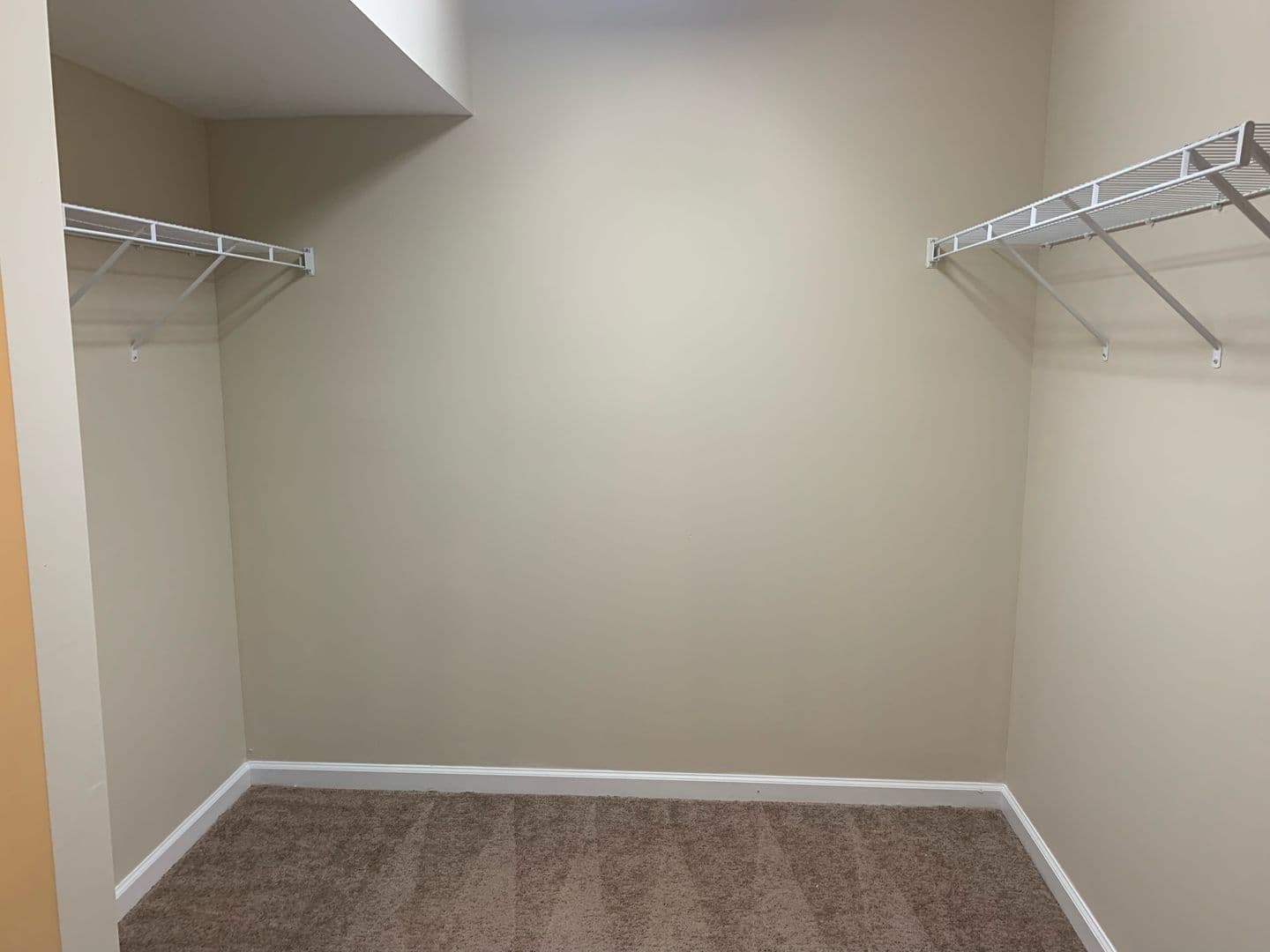 Columbia Apartment: 1420 Old Manor Road
