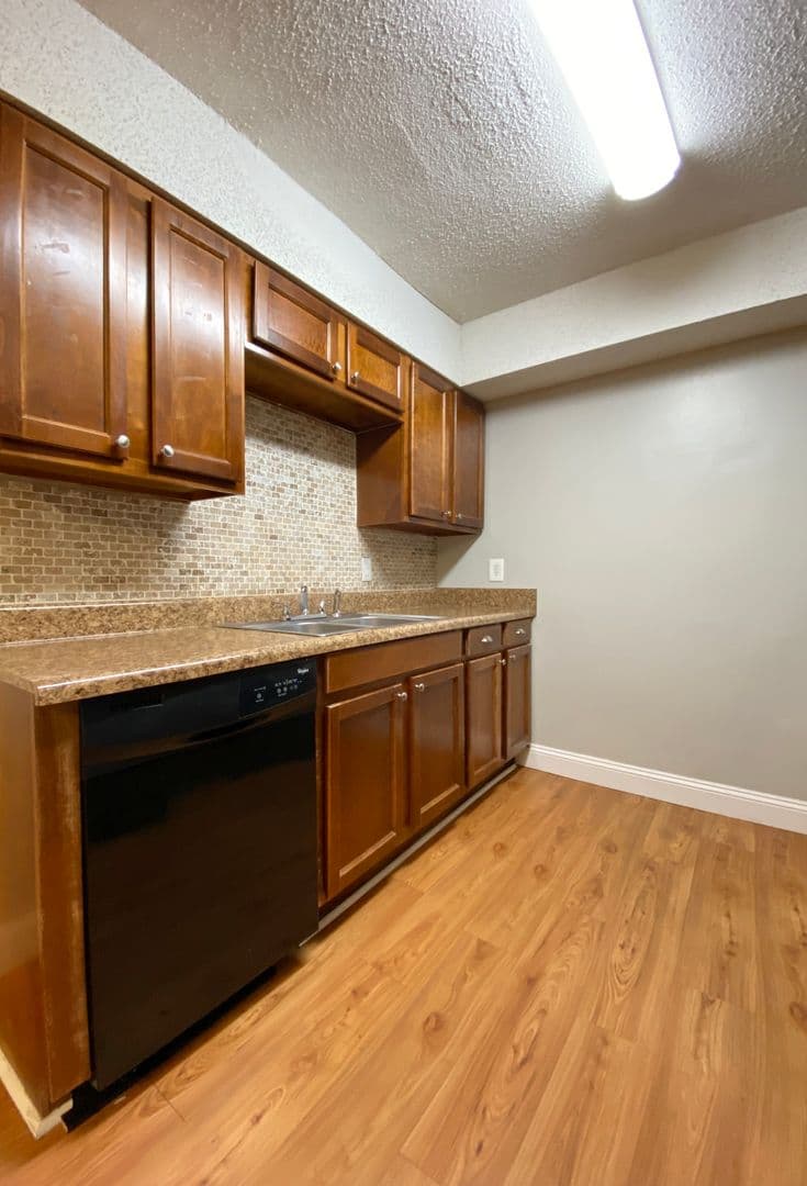 Columbia Apartment: 6530 Davidson Road A3