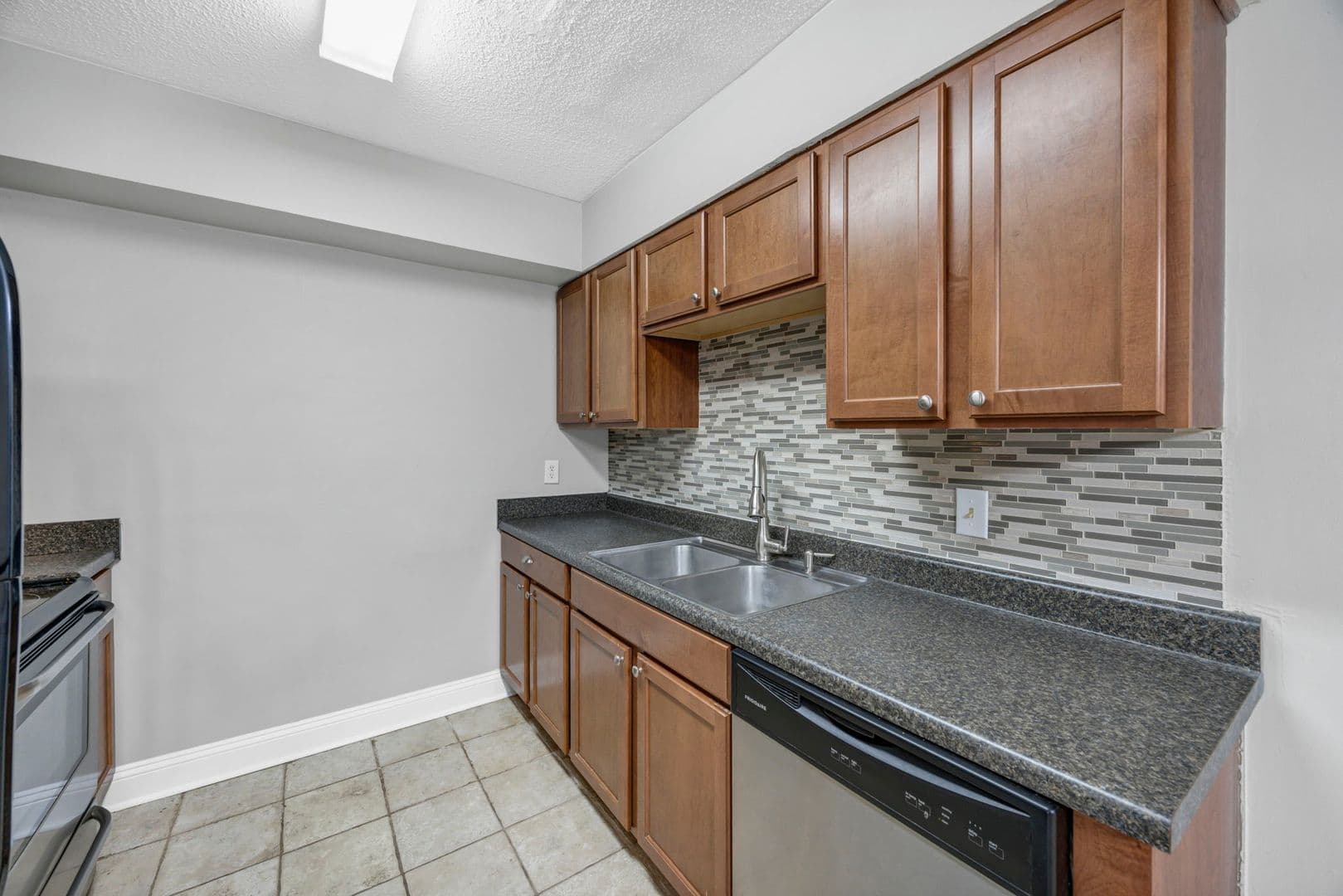 Columbia Apartment: 6530 Davidson Road N1