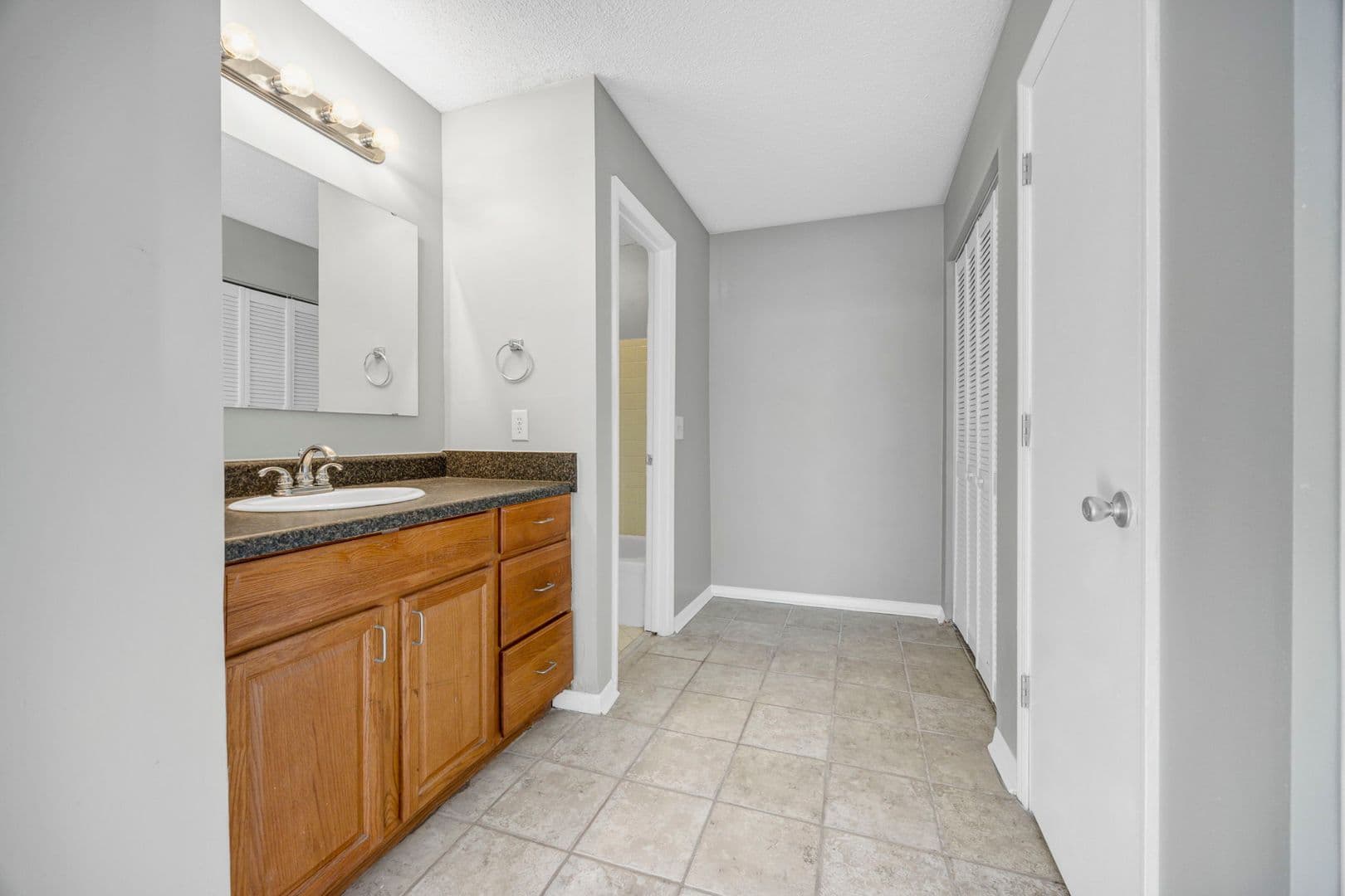 Columbia Apartment: 6530 Davidson Road N1