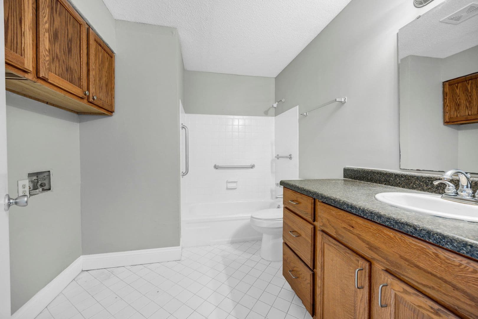 Columbia Apartment: 6530 Davidson Road N1