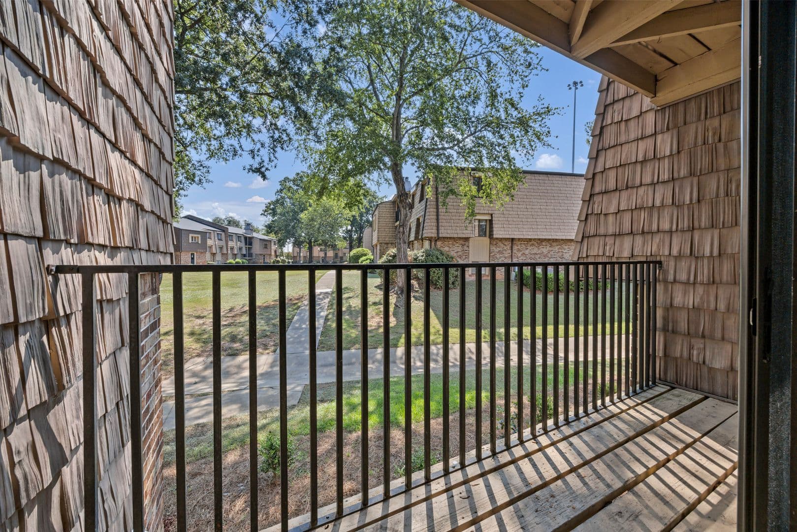 Columbia Apartment: 720 Old Manor Road