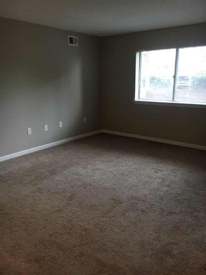 Columbia Apartment: 514 Menlo Drive