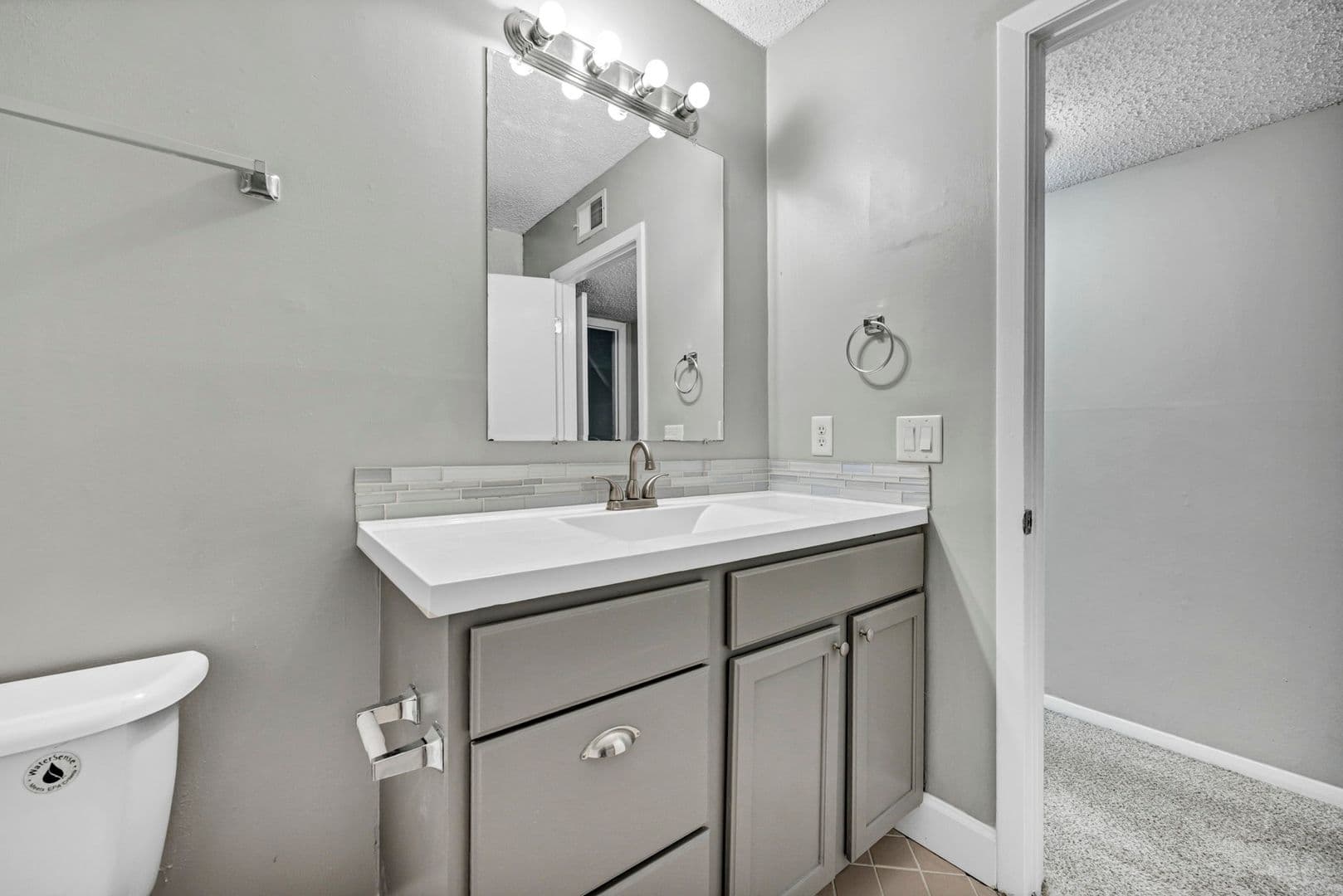 Columbia Apartment: 6530 Davidson Road B8