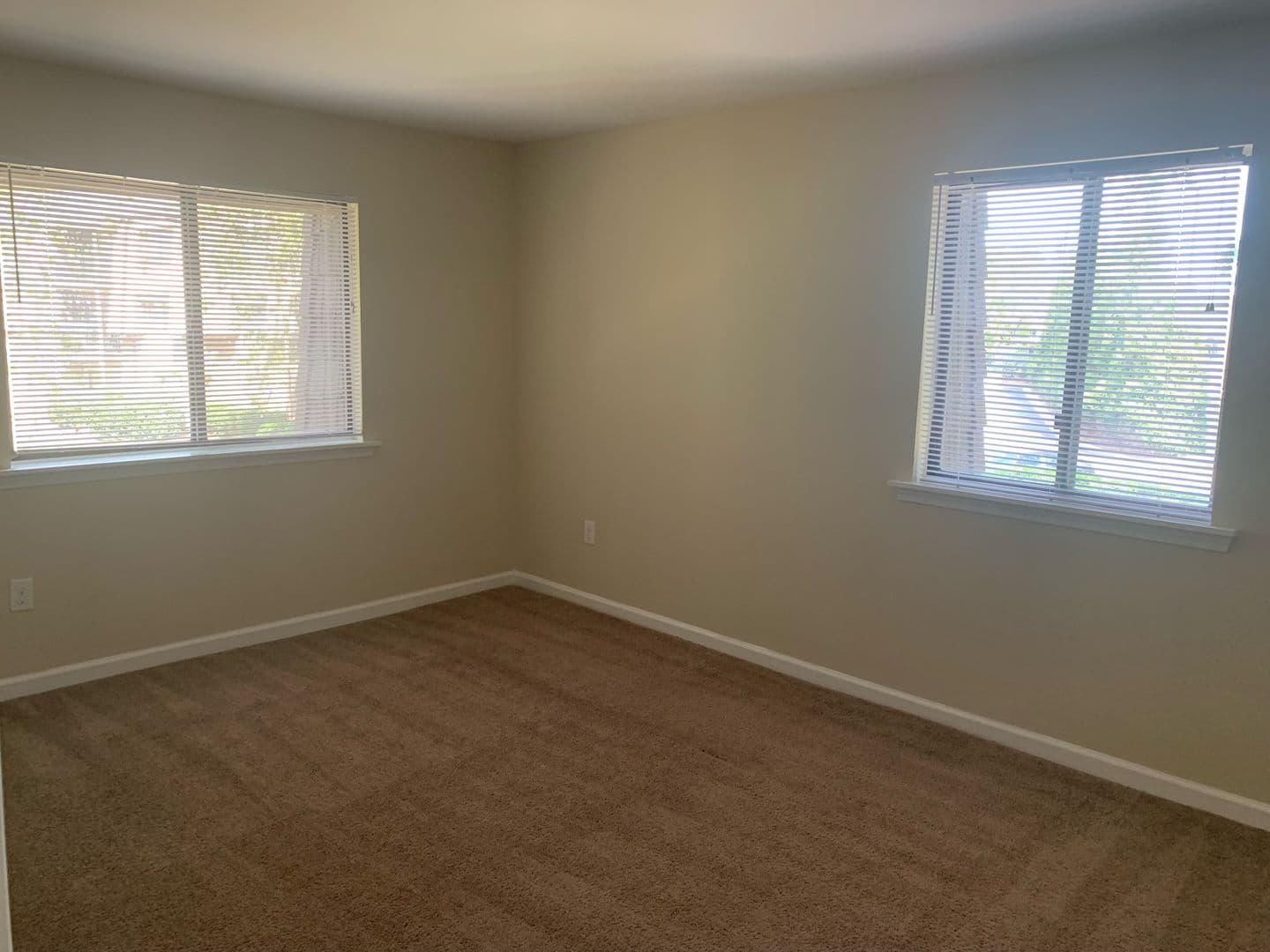 Columbia Apartment: 1420 Old Manor Road