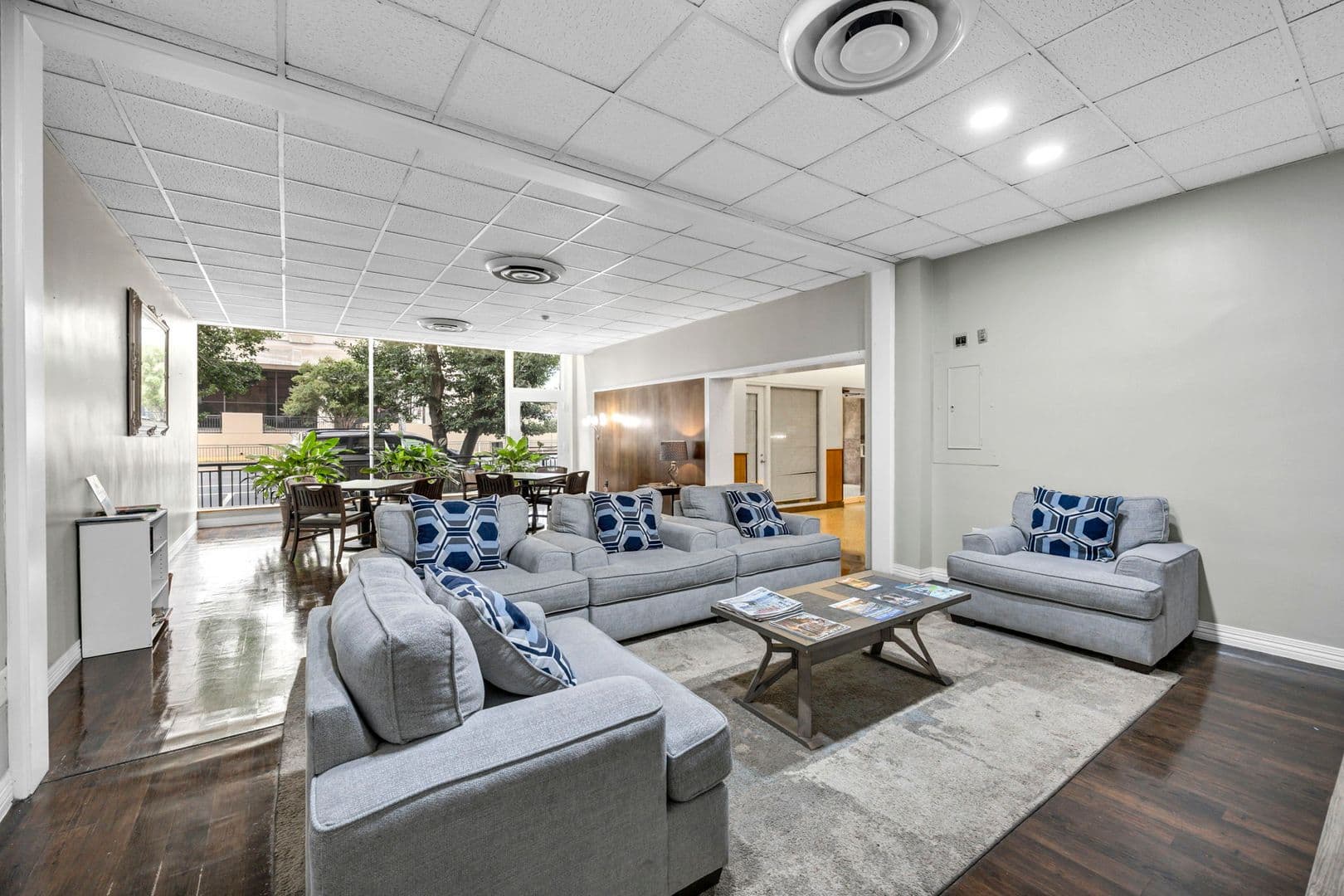 Columbia Apartment: 1230 Pendleton Street