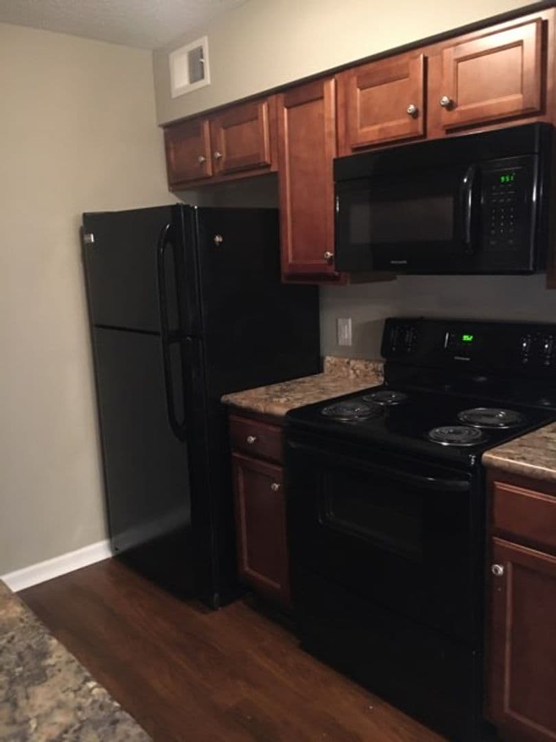 Columbia Apartment: 203 Old Manor Road