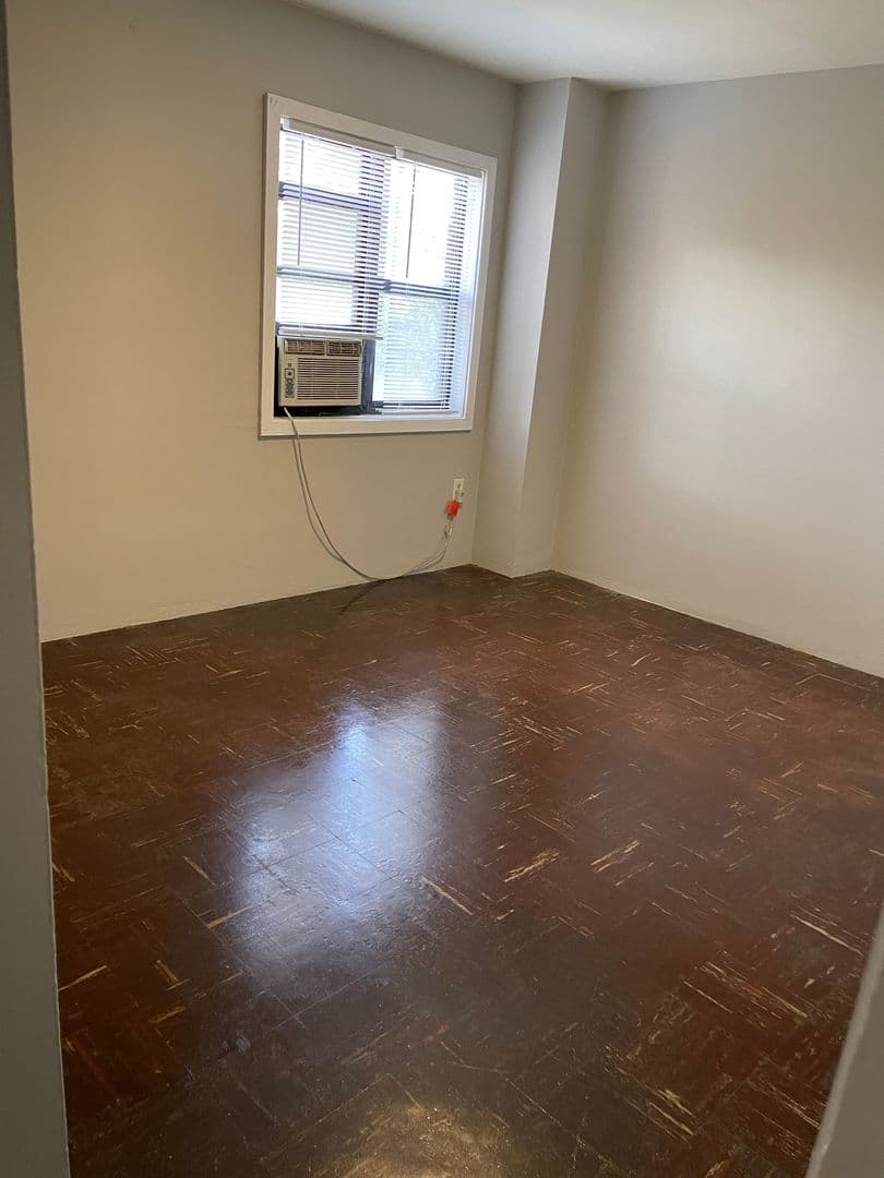 Columbia Apartment: 1230 Pendleton Street