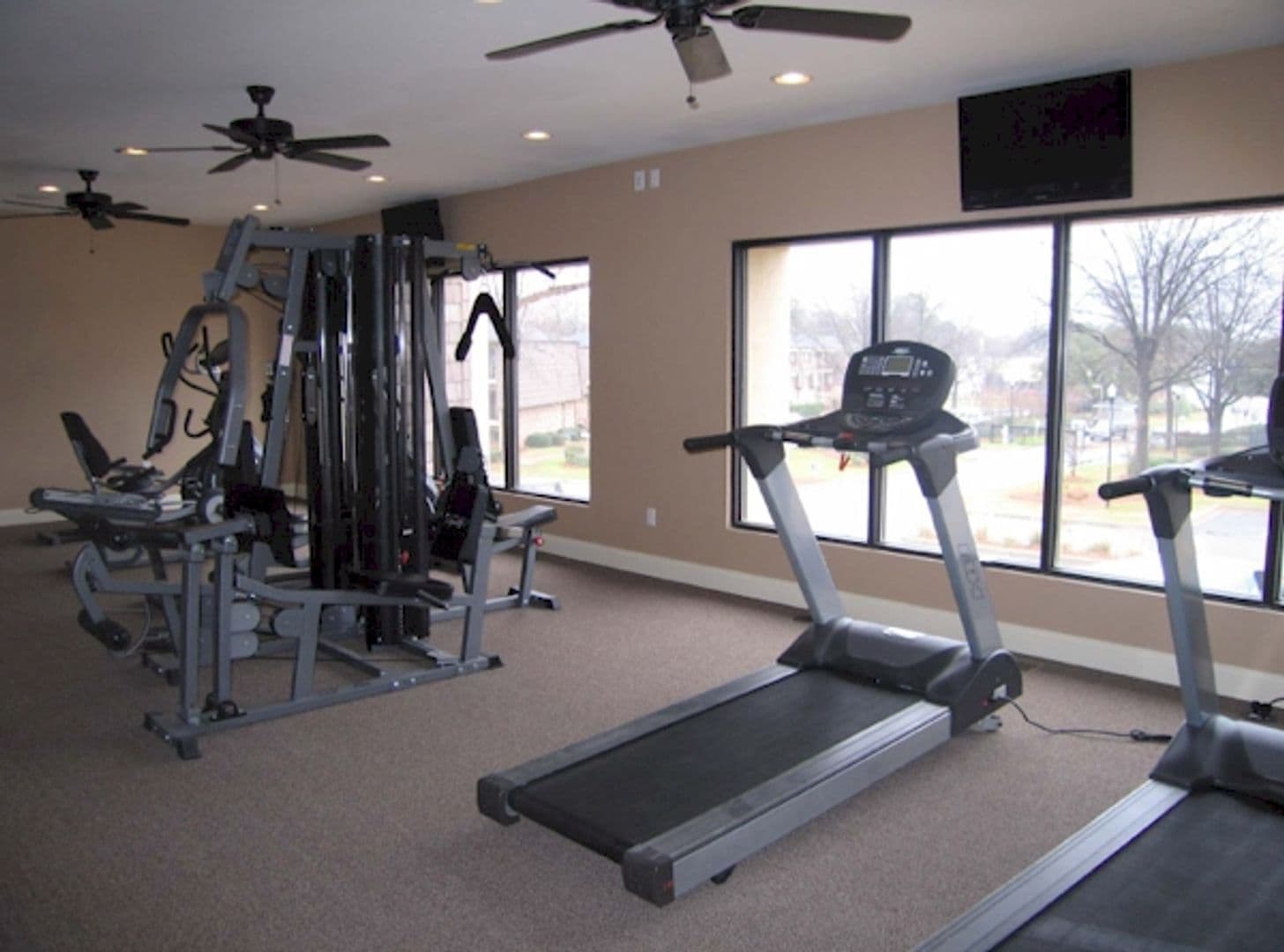 Columbia Apartment: 213 Old Manor Road