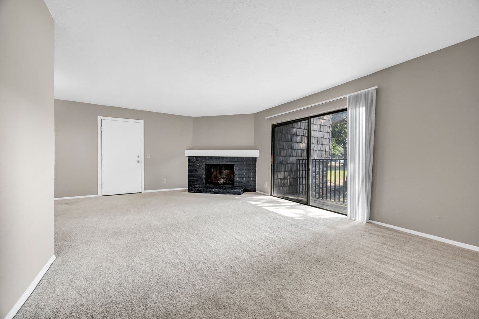 Columbia Apartment: 720 Old Manor Road