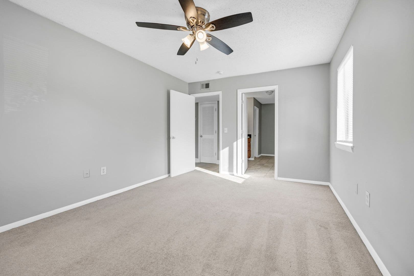 Columbia Apartment: 6530 Davidson Road N1