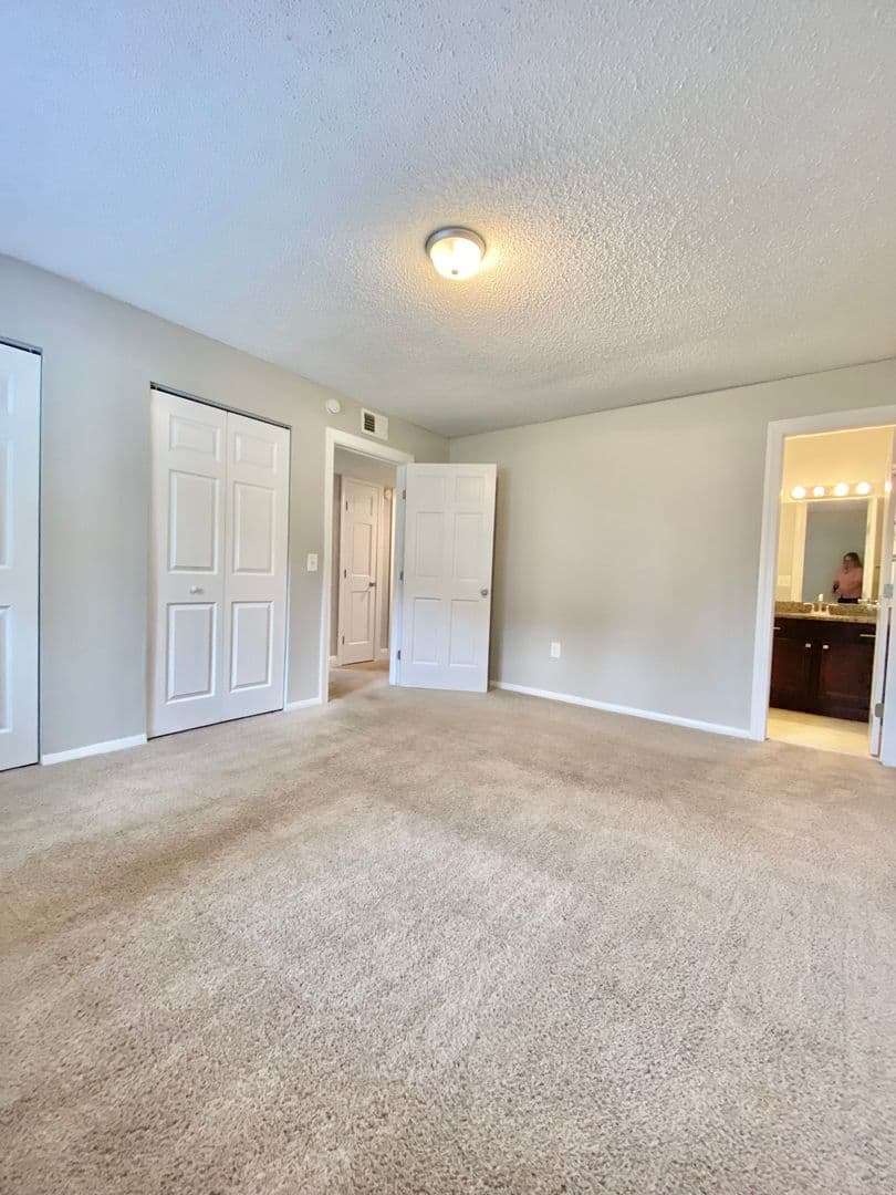 Columbia Apartment: 6530 Davidson Road D1