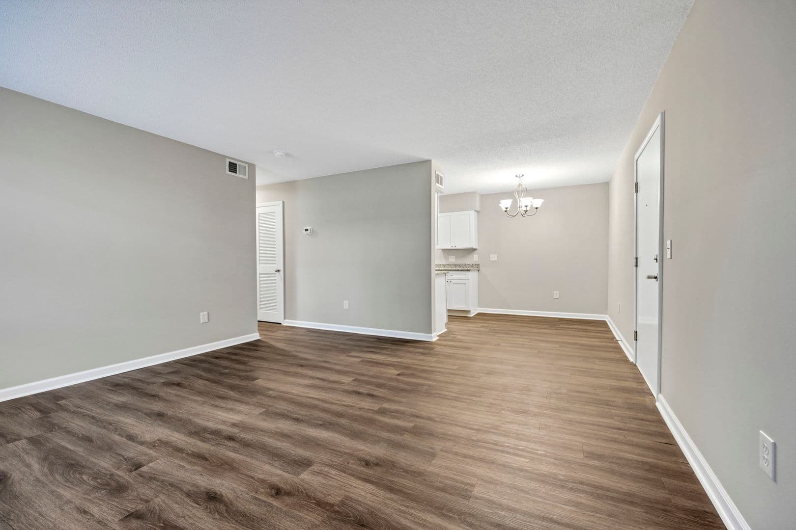 Columbia Apartment: 404 Old Manor Road