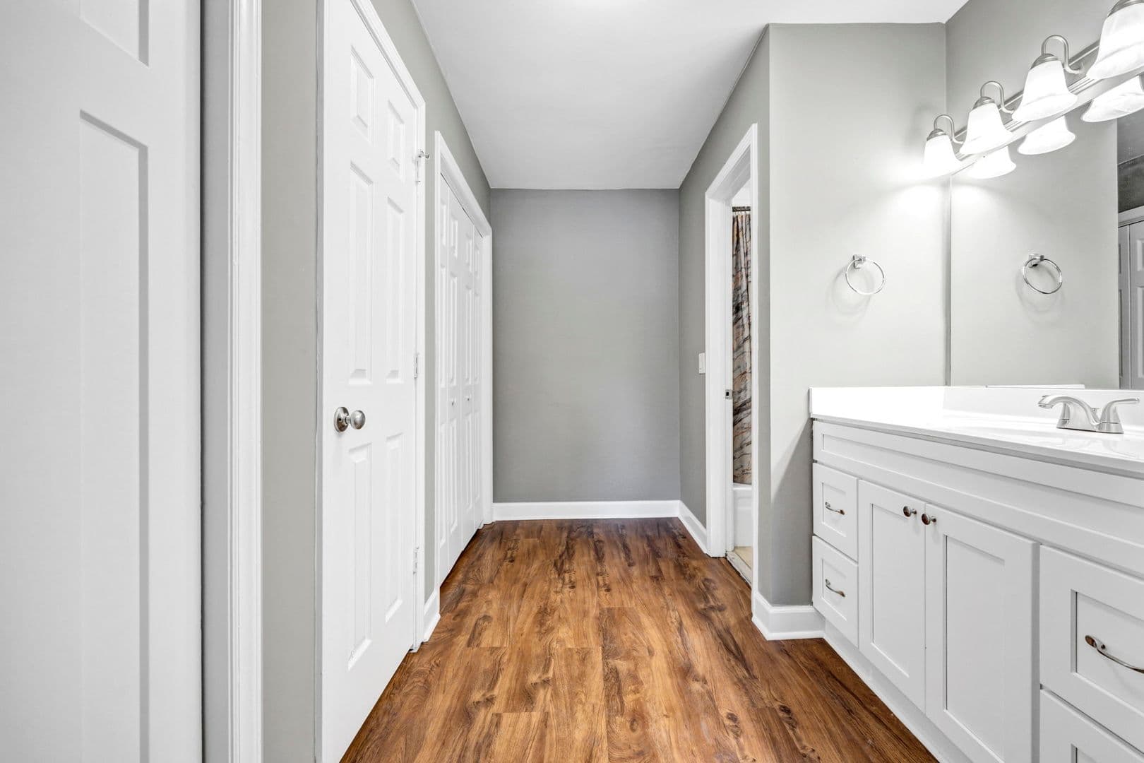 Columbia Apartment: 6530 Davidson Road I7