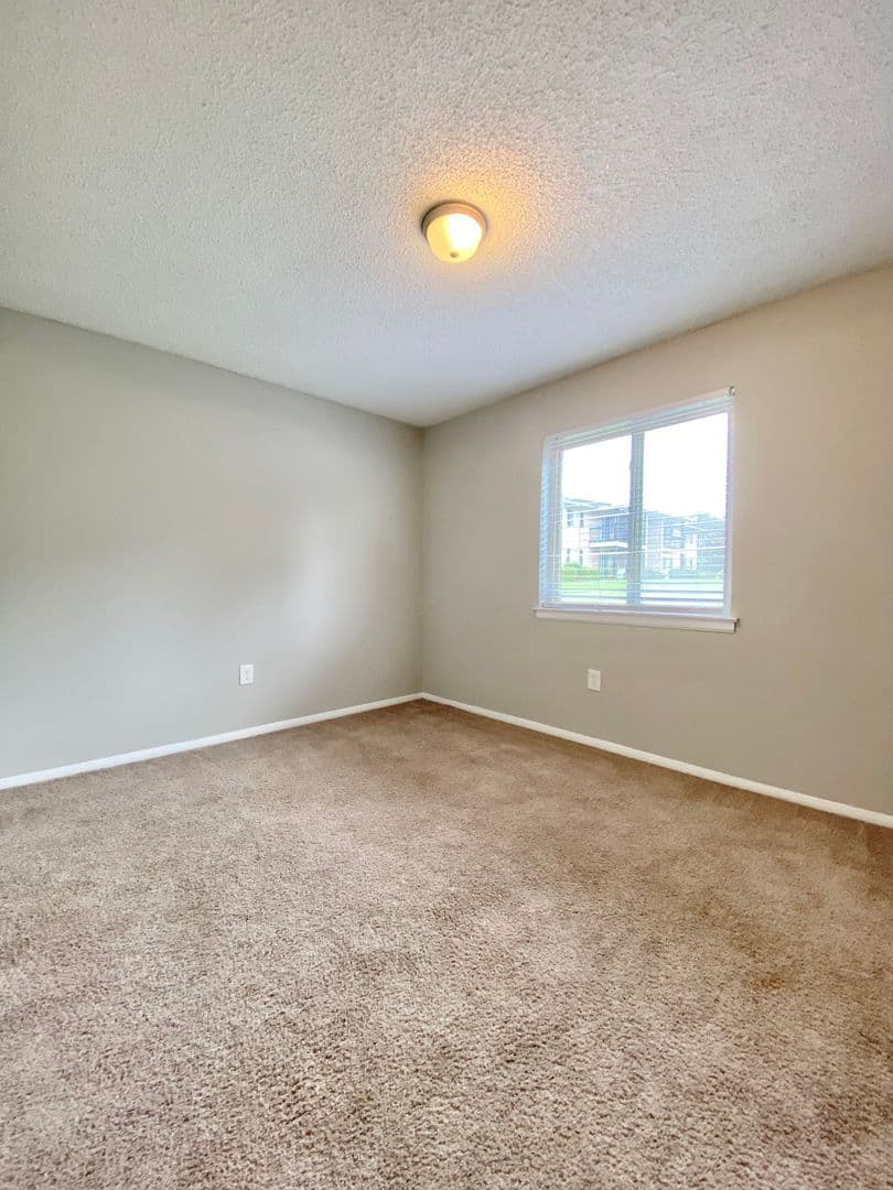 Columbia Apartment: 6530 Davidson Road D1