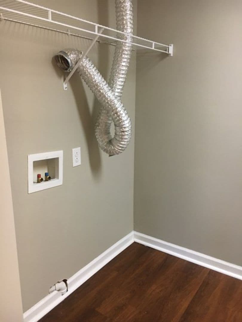 Columbia Apartment: 514 Menlo Drive
