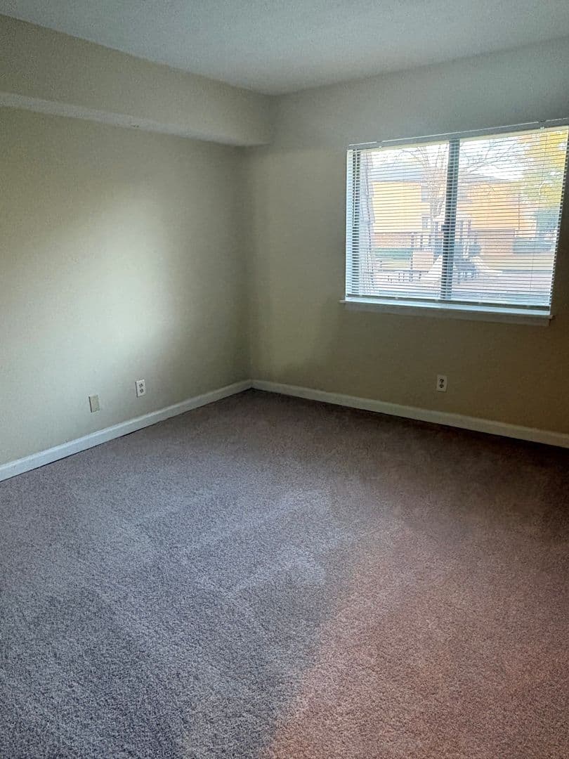 Columbia Apartment: 708 Old Manor Road