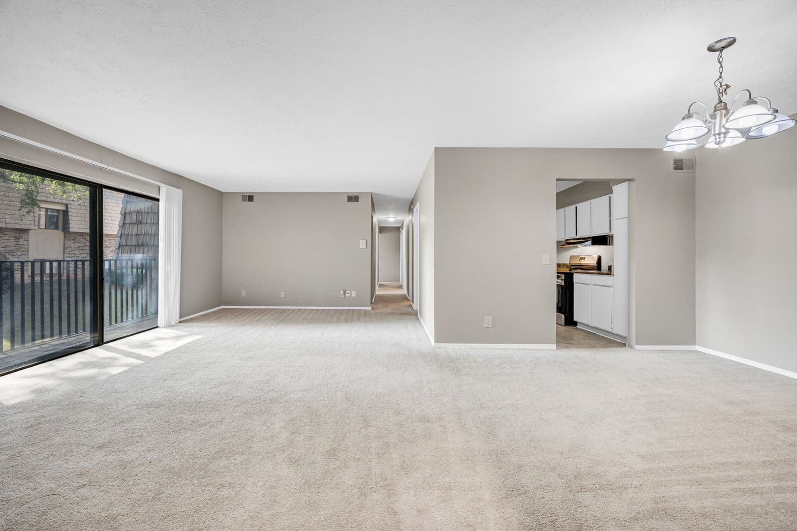 Columbia Apartment: 720 Old Manor Road