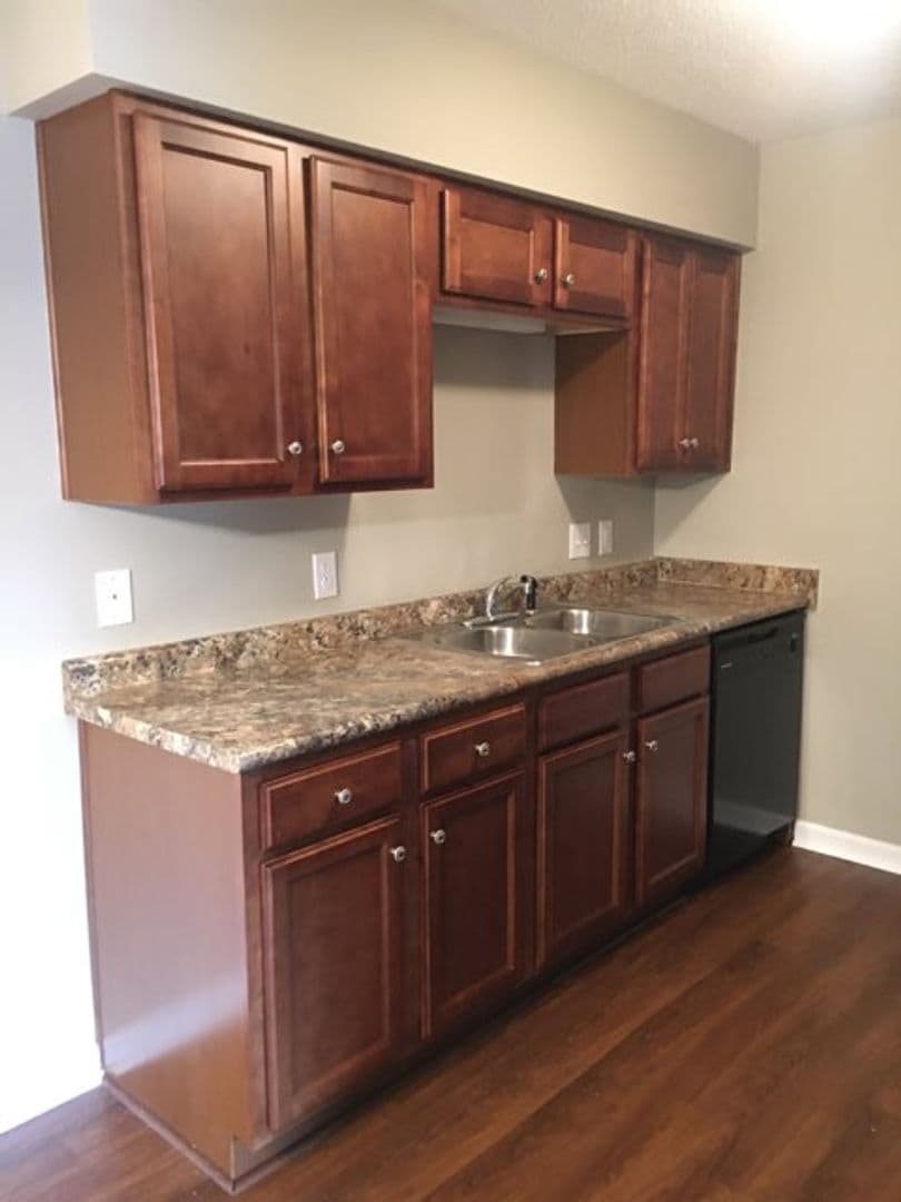 Columbia Apartment: 514 Menlo Drive