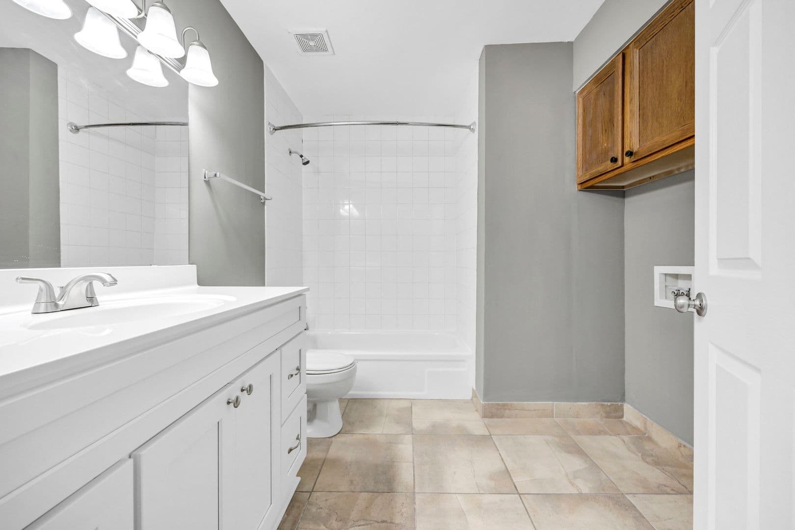 Columbia Apartment: 6530 Davidson Road I7