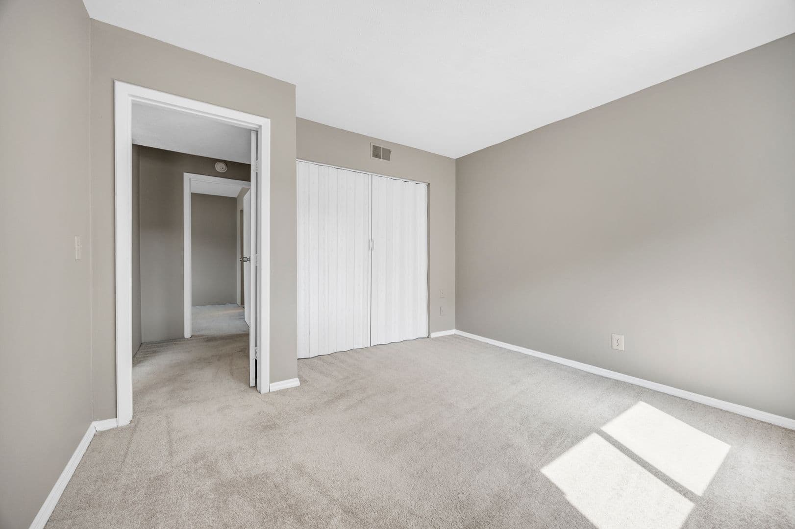 Columbia Apartment: 720 Old Manor Road