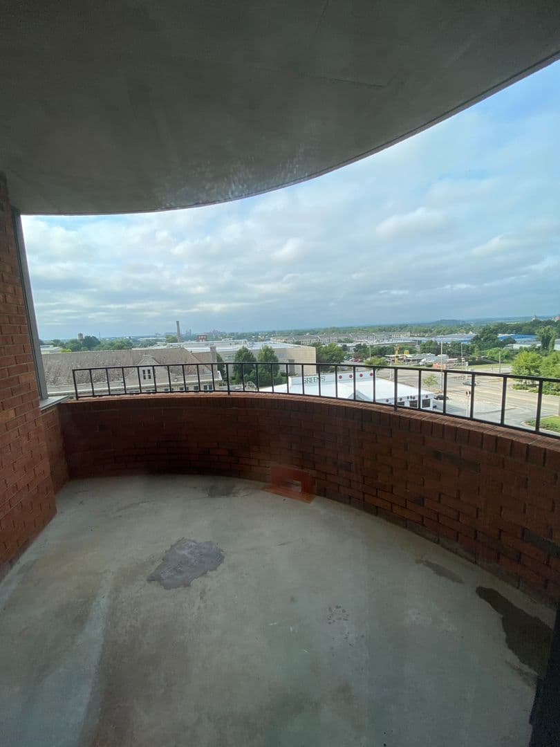 Columbia Apartment: 1100 Wheat Street 503