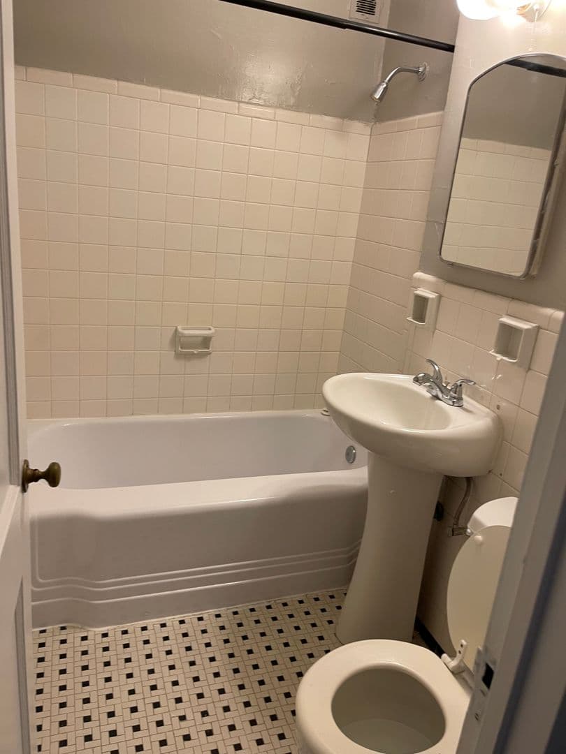 Columbia Apartment: 1230 Pendleton Street