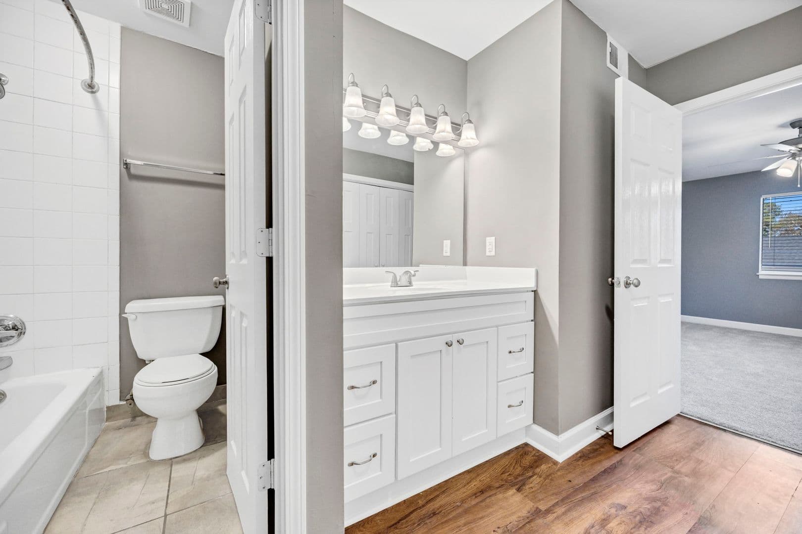 Columbia Apartment: 6530 Davidson Road I7