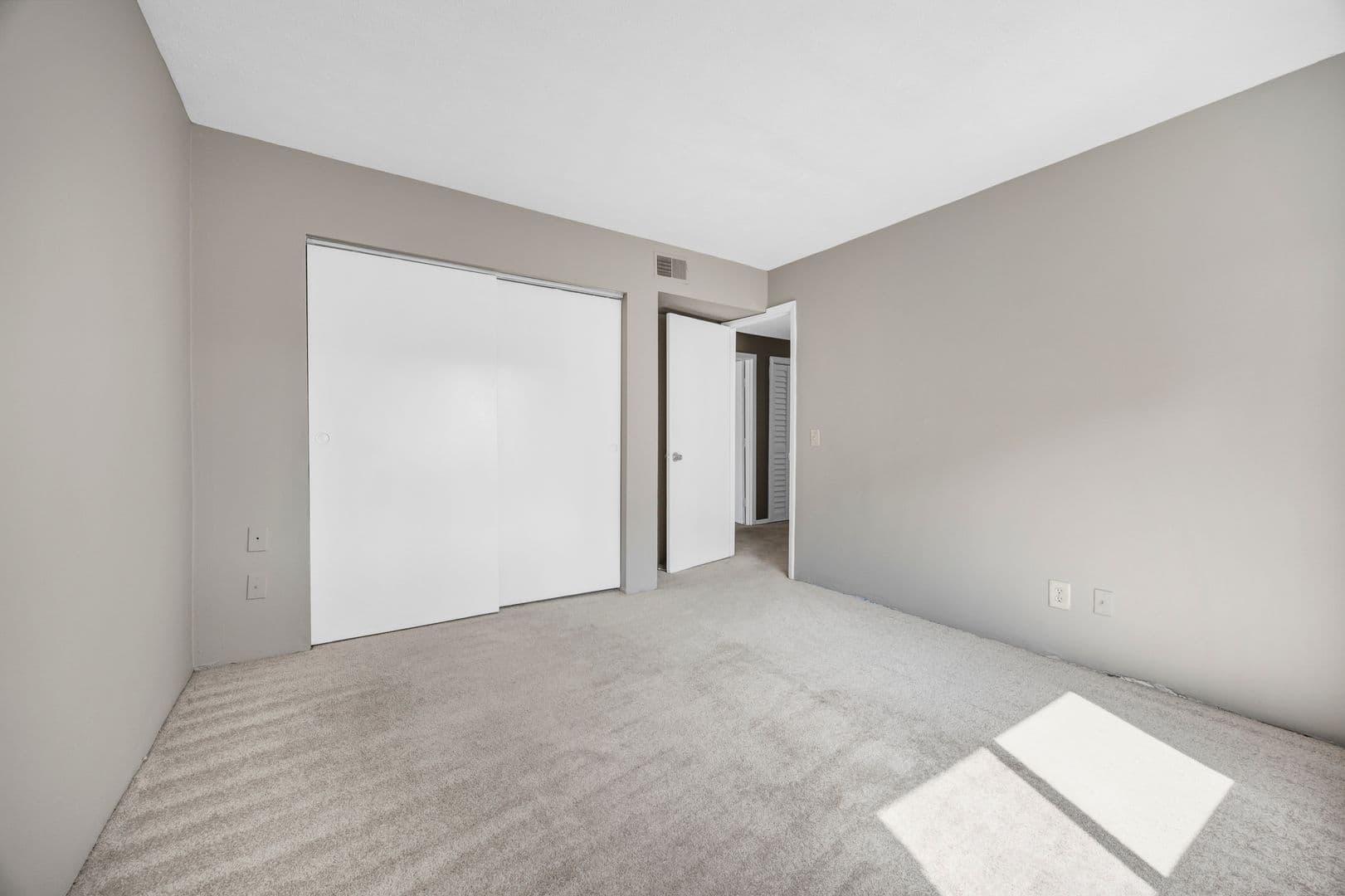 Columbia Apartment: 720 Old Manor Road