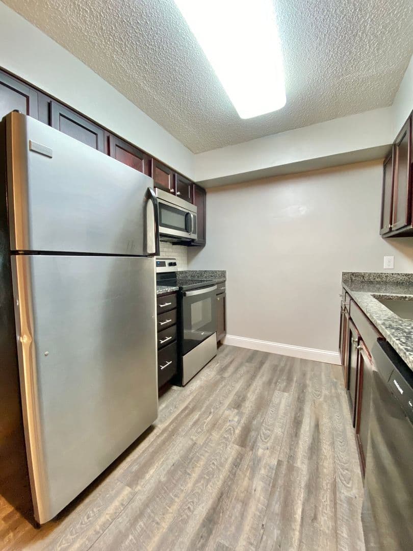 Columbia Apartment: 6530 Davidson Road D1