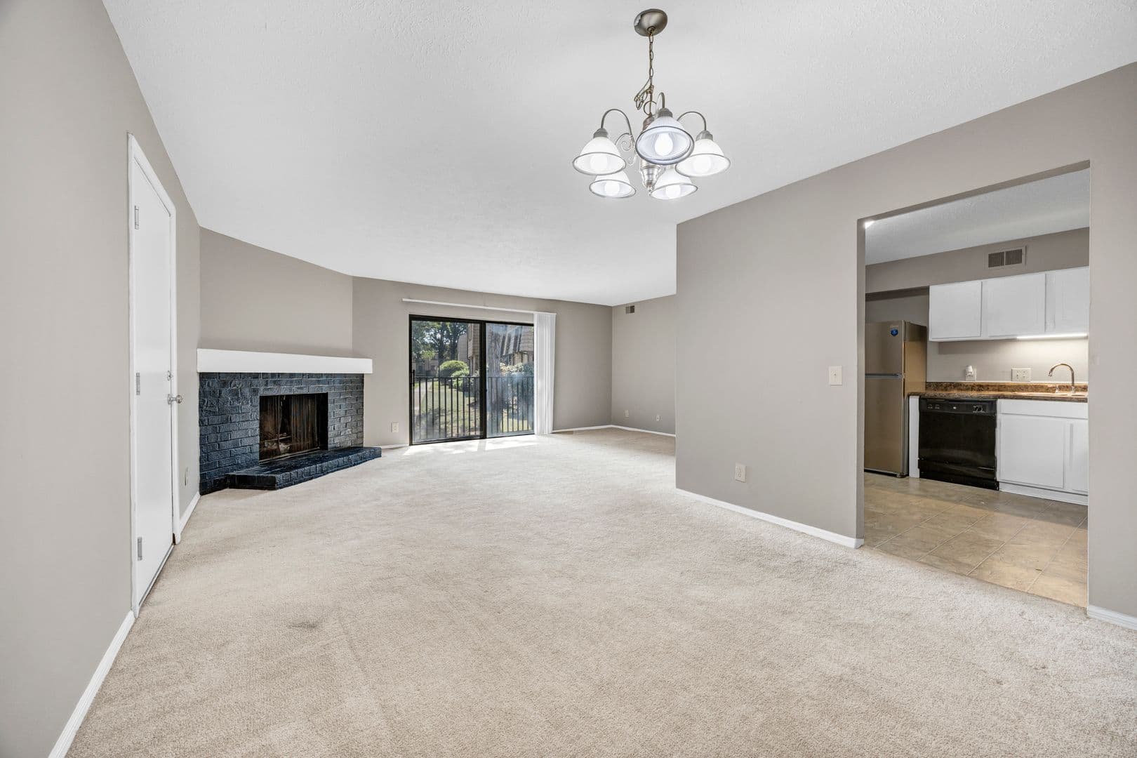 Columbia Apartment: 720 Old Manor Road