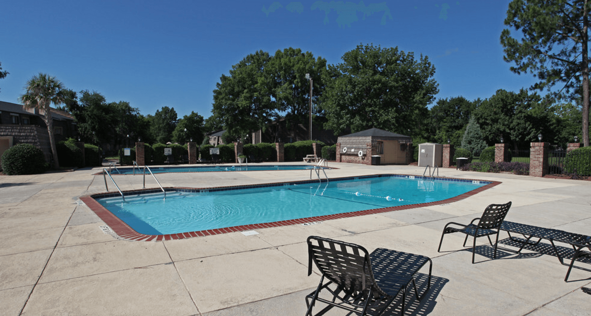 Columbia Apartment: 820 Old Manor Road