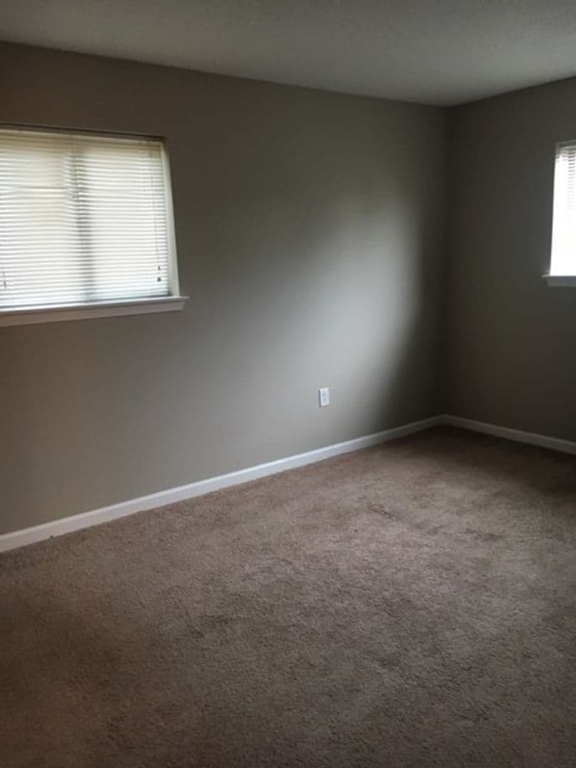 Columbia Apartment: 514 Menlo Drive